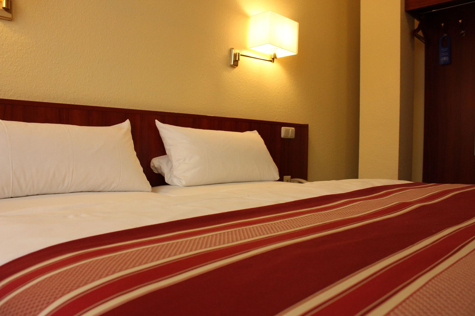 Cabo Nonsmoking-Hotel Hamburg Eksteriør bilde