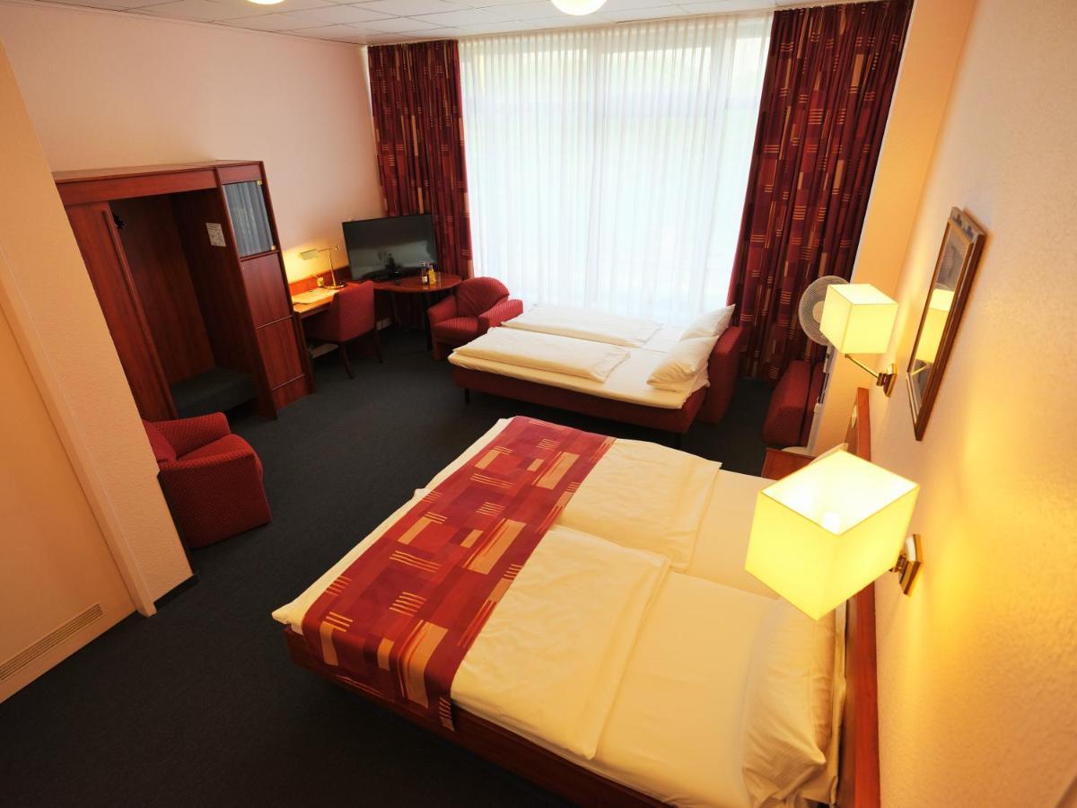 Cabo Nonsmoking-Hotel Hamburg Eksteriør bilde